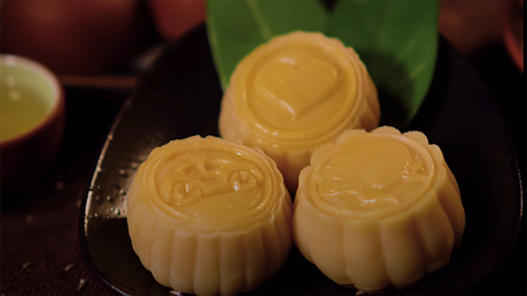 Cách làm bánh Trung Thu trứng chảy Hồng Kông dễ làm tại nhà