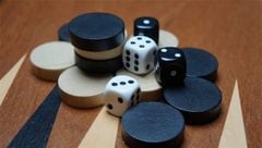  Backgammon là gì? Hướng dẫn luật, cách chơi cờ tào cáo đơn giản 