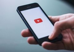  Giải Trí Trên Màn Ảnh Rộng Với 5 Bước Chia Sẻ Video Youtube Lên Tv Bằng Điện Thoại Cực Dễ 