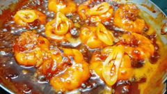  2 Cách làm tôm rim mặn ngọt ngon bá cháy, cực đậm đà chiêu đãi gia đình 