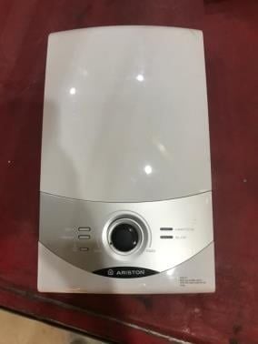 Máy nước nóng trực tiếp Ariston 4500W Aures SM45PE SBS VN