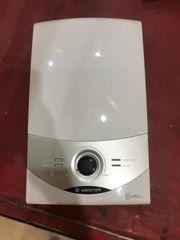  Máy nước nóng trực tiếp Ariston 4500W Aures SM45PE SBS VN 