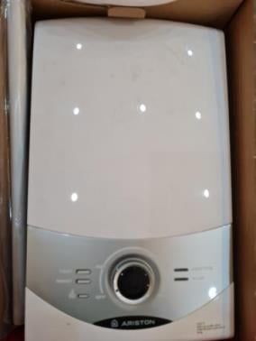 Máy nước nóng trực tiếp Ariston 4500W Aures SM45PE SBS VN