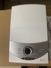  Bình nóng lạnh trực tiếp Ariston 4500W Aures SM45PE SBS VN 