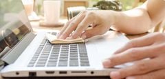  Cách tự vệ sinh laptop đơn giản, nhanh chóng tại nhà 