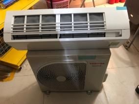 Máy lạnh Toshiba Inverter 1 HP RAS-H10D2KCVG-V