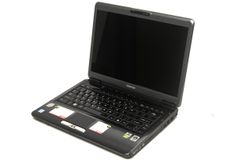  TOSHIBA SATELLITE P300-1GN 