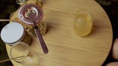  3 cách pha trà hoa cúc đơn giản nhanh chóng giúp cải thiện giấc ngủ 