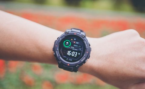 Trên Tay Smartwatch Nồi Đồng Cối Đá Amazfit T-rex Tại Việt Nam