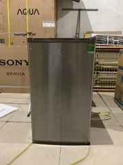  Tủ lạnh Electrolux 85 lít EUM0900SA 