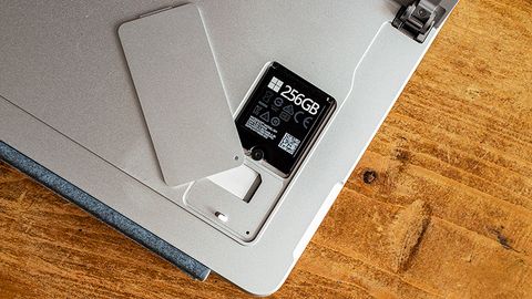 Đánh giá Microsoft Surface Pro X (2020): Siêu phẩm máy tính bảng lai laptop, trang bị chip ARM, thiết kế siêu mỏng nhẹ