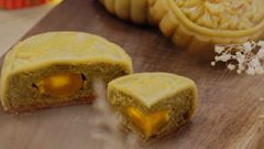  Cách làm bánh trung thu nhân đậu xanh bằng nồi cơm điện thơm ngon, đơn giản 
