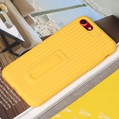  Ốp lưng iPhone 7/8 Nhựa dẻo Luggage Kick JM Vàng 