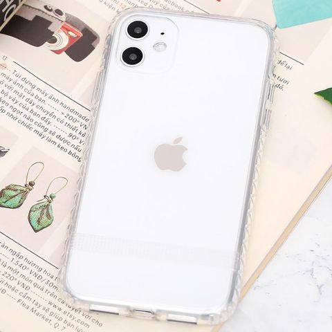 Ốp lưng iPhone 11 Nhựa dẻo Noble Nake JM Nude