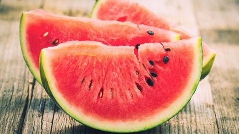 Ăn dưa hấu có tác dụng gì. Tổng hợp 14 tác dụng của dưa hấu và lưu ý khi ăn