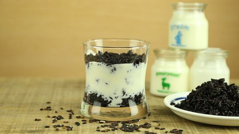 2 Cách làm sữa chua nếp cẩm đơn giản tại nhà thơm ngon béo bùi cực hấp dẫn