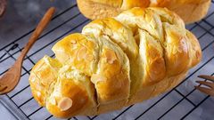  Bánh mì hoa cúc là gì? Bánh mì hoa cúc mua ở đâu và giá bánh là bao nhiêu? 