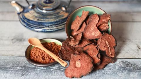 Hà thủ ô có mấy loại? Hà thủ ô có tác dụng gì? Cách dùng, lưu ý và giá bán