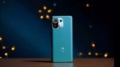  Ấn tượng đầu tiên về Xiaomi Mi 11: Giá từ 14.2 triệu* vẫn có củ sạc, smartphone đầu tiên sử dụng Snapdragon 888, thiết kế mỏng và thanh lịch 