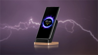 Mi 10 Ultra và Mate 40 Pro đều sở hữu sạc nhanh không dây 50W, tuy nhiên chiếc flagship đến từ Xiaomi thể hiện quá ấn tượng