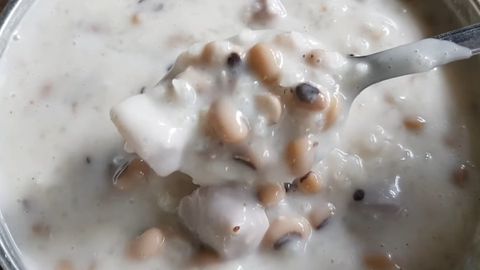 Cách nấu chè đậu trắng khoai môn nước cốt dừa thơm bùi béo