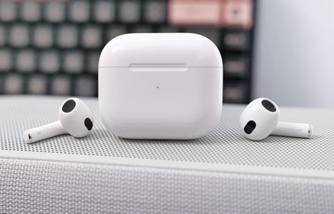 AirPods 3 hàng 'xách tay' giá gần 6 triệu đồng