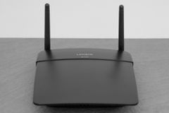  Router Wifi Chuẩn N Linksys E1700 Đen 
