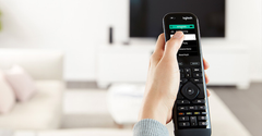  Smart Remote Control là gì? Có ưu nhược điểm gì? Có nên mua không? 