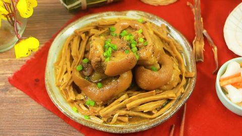 2 cách nấu chân giò hầm măng khô đậm đà hấp dẫn thơm ngon
