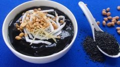  3 cách nấu chè mè đen nước dừa và chè mè đen đậu phộng thơm ngon lạ vị 