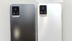  Vivo S7 lộ ảnh thực tế cả hai phiên bản màu sắc, thiết kế mỏng nhẹ, camera selfie kép 44 MP đi kèm nhiều tính năng nâng cao 