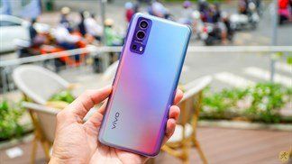 Trên tay Vivo Y72 5G: Thiết kế mặt lưng chuyển sắc đẹp mắt, quyến rũ ngay từ cái nhìn đầu tiên, phù hợp dành cho phái đẹp