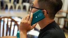  Đánh giá chi tiết Vsmart Aris: Không cần camera ẩn nhưng vẫn hấp dẫn với thiết kế tràn đầy sức sống 