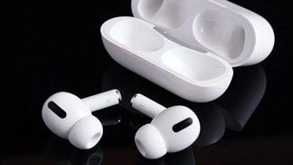 Các thành phần bên trong của AirPods Pro 2 lộ ảnh ngoài đời thực, xác nhận tai nghe sẽ có 2 kích thước khác nhau