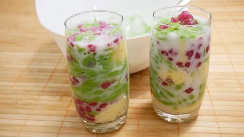 Cách làm chè bánh lọt hạt lựu đậu xanh ngọt lành thơm ngon