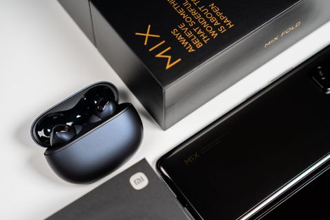 Xiaomi Ra Mắt Phiên Bản Mi Mix Fold Mừng Tết Nhâm Dần 2022