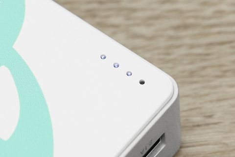 Pin sạc dự phòng 10000mAh Xmobile Gram 4 Dull Dog Xanh lá