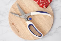  Kéo cắt xương Delites S51013 trắng xanh 