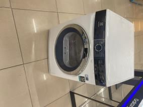 Máy sấy bơm nhiệt Electrolux Inverter 9 Kg EDH903BEWA