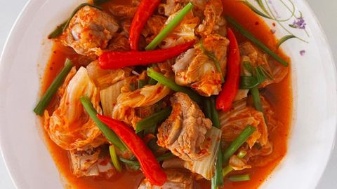 Cách làm thịt heo kho kim chi cay cay ngon miệng cực hấp dẫn