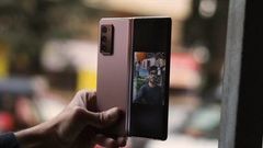  Màn ngoài của Samsung Galaxy Z Fold3 sẽ nhỏ hơn rất nhiều so với phiên bản tiền nhiệm Galaxy Z Fold2 