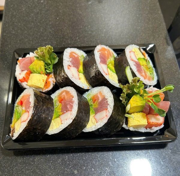 Sushi cuộn thập cẩm