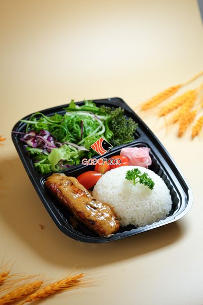 BENTO CƠM CÁ HỒI SỐT CAY