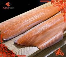 CA12 WHOLE SALMON FILLET 1KG