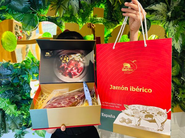 Đùi heo Ibérico (Hộp)