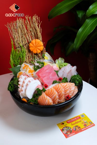 SASHIMI APRIL 444k (6 miếng cá hồi, 3 miếng cá trích, 3 miếng cá ngừ, 3 miếng cá chẽm, 3 bạch tuộc, 3 sò điệp)