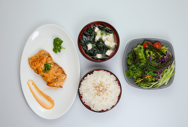 CA8 SALMON RICE WITH SPICY SAUCE