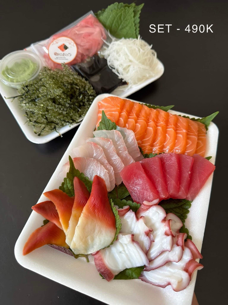 CA9 SET 10 (SALMON 100GR, RED SCALLOP 5PCS, OCTOPUS 5PCS, TUNA 5PCS, SEABASS 5PCS)