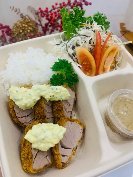 Cơm Bento Cá Ngừ Furai sốt Tartare