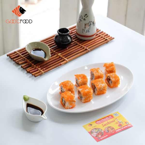 CA4 SALMON RICE ROLLS TOPPED WITH TOBIKO